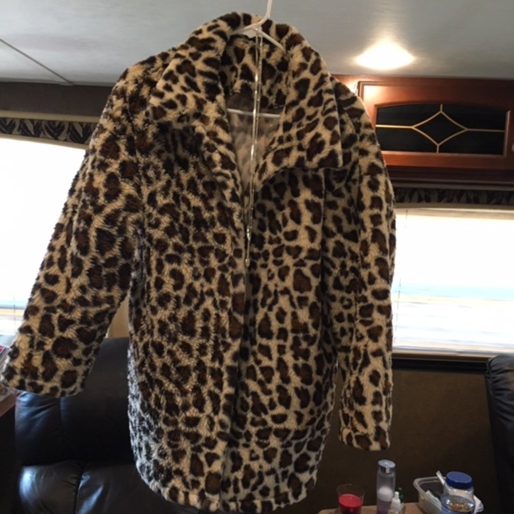 Beautiful leopard soft and cozy coat